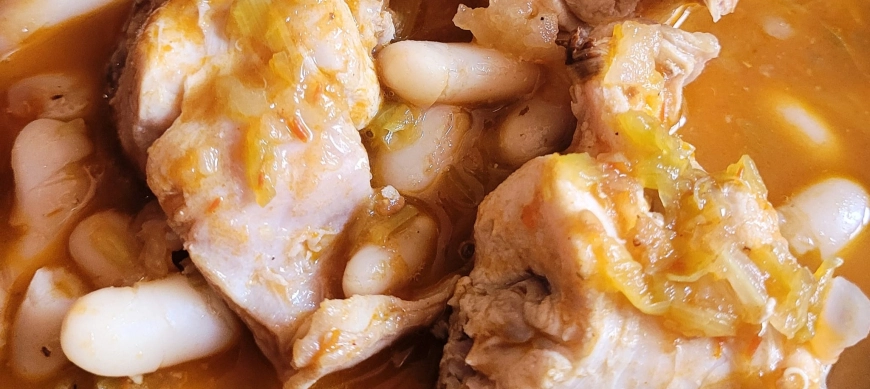 Guiso de conejo con judías blancas