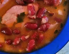 Step <p>Poner en el vaso las alubias escurridas y el perejil y dar un hervor 5 minutos / 100 ºC / Giro inverso / vel Cuchara. Servir caliente.</p> illustration