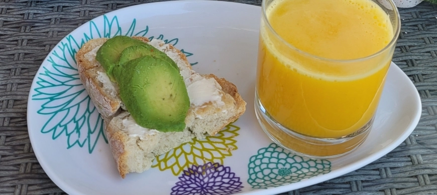 Desayuno con zumo natural