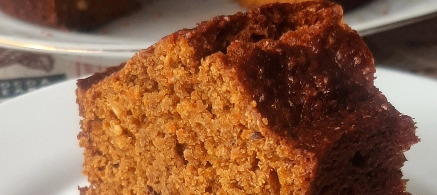 Bizcocho integral de zanahoria y pistachos