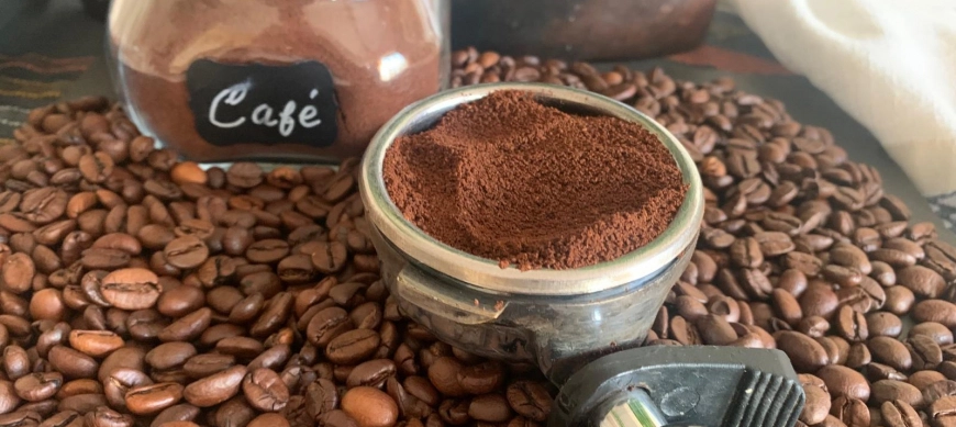 Cómo moler granos de café