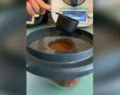 Step <p>Para cafetera Italiana o moka, molienda media fina 30 seg / vel 10 . vuelca en un tarro vuelca en un tarro</p> illustration