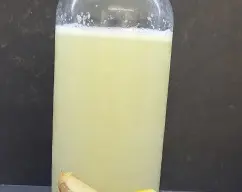 Step <p>Incorpore el jengibre y programe 5 segundos a velocidad 10.</p><p>Baje los restos con la espátula. </p> illustration