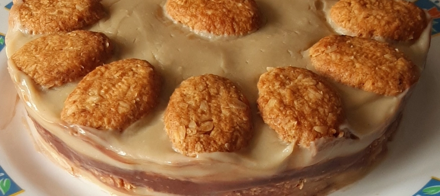 Tarta de galletas, crema de vainilla y chocolate (sin proteína de la leche)