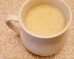 Step <p>Servir caliente o tibia. Puede servirse también fría. COnservar en la nevera.</p> illustration