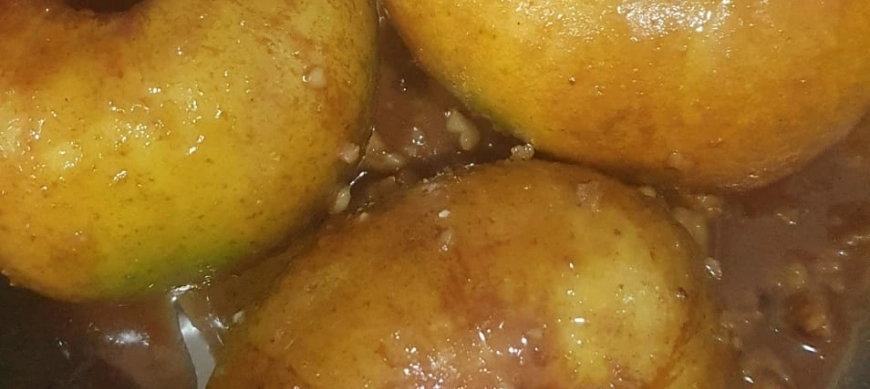 Manzanas al vapor con nueces