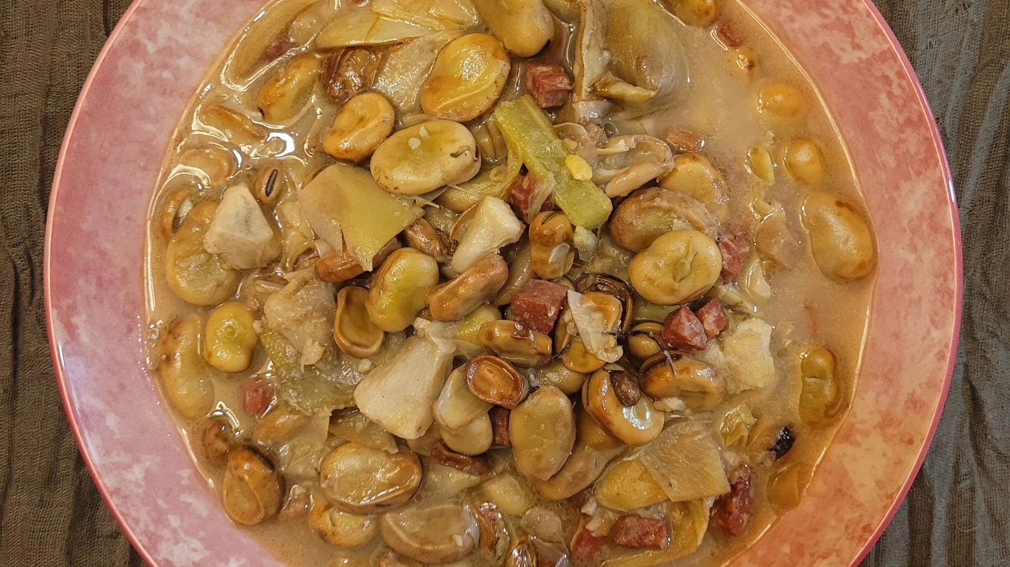 Habas con secallona y alcachofas. De temporada con Thermomix.