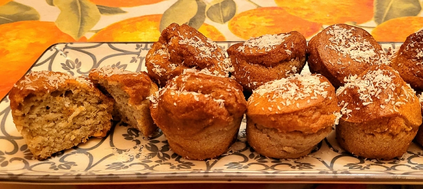 Magdalenas de banana y coco. Sin gluten y sin azúcar. Thermomix te cuida.