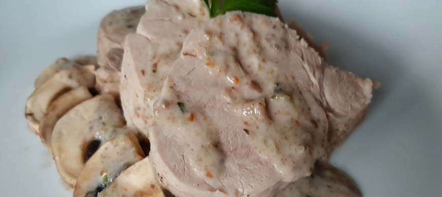 Solomillo de pavo con salsa de champiñones