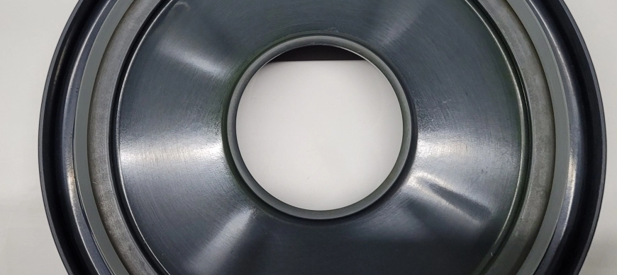 ¿Cómo eliminar las manchas de la tapa, cubilete o mariposa?