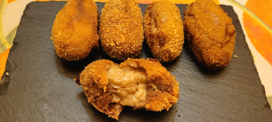 Croquetas de guiso de rabo. Sorprende con Thermomix.