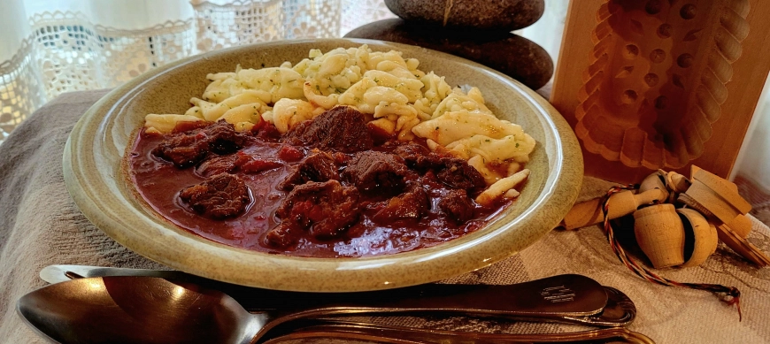 Receta de cuchara con Thermomix. Goulash húngaro.