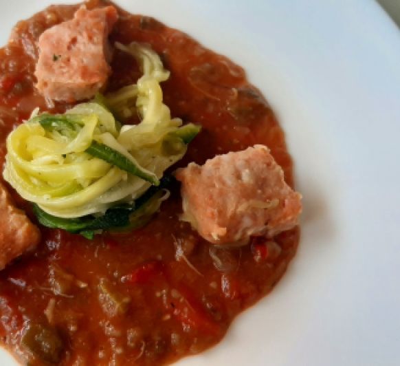 Zoodles de calabacín con pisto