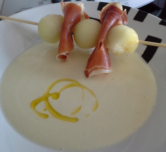 AJOBLANCO DE MELON Y BROCHETA DE MELON CON JAMON CON Thermomix® 