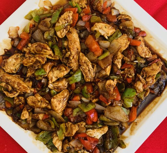 Pollo con verduras estilo cantonés
